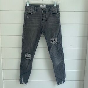 Free People | Shark Bite Grey Skinny Jeans Midrise | Great Condition